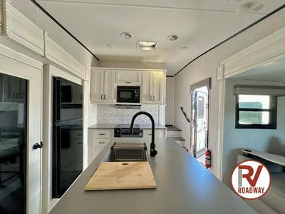 2024 Roamer Light Duty 244RLS - Photo 14