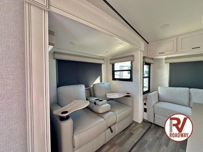 2024 Roamer Light Duty 244RLS - Photo 12