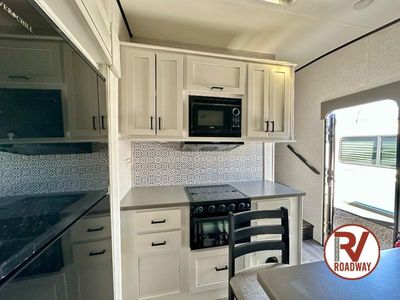 2024 Roamer Light Duty 244RLS - Photo 16