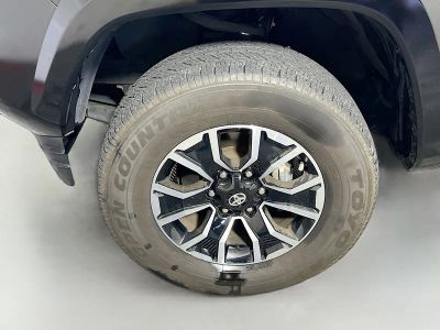 2023 Toyota Tacoma — photo 11 view