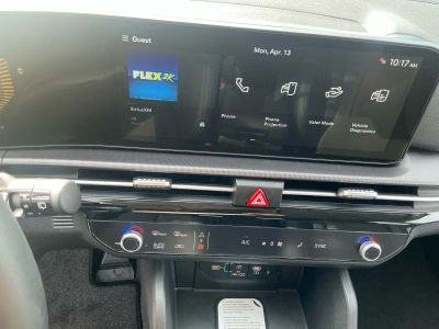 2026 Kia Sportage — photo 12 view