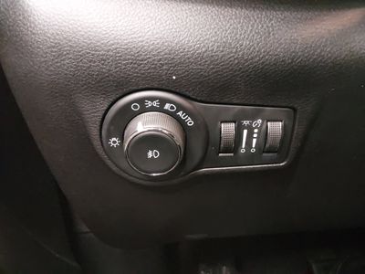 2023 Jeep Compass — photo 13 view