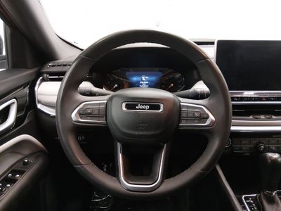 2023 Jeep Compass — photo 12 view