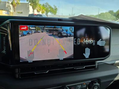 2025 Jeep Wrangler — photo 24 view