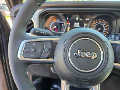 2025 Jeep Wrangler — photo 18 view