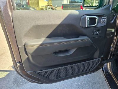 2025 Jeep Wrangler — photo 13 view