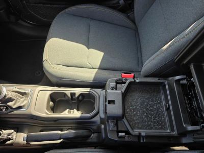 2025 Jeep Wrangler — photo 26 view