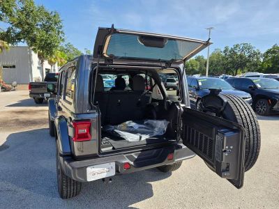 2025 Jeep Wrangler — photo 36 view