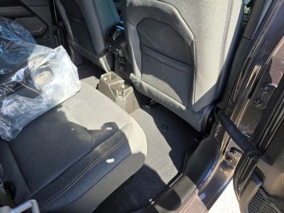 2025 Jeep Wrangler — photo 32 view