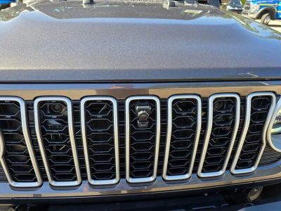 2025 Jeep Wrangler — photo 9 view