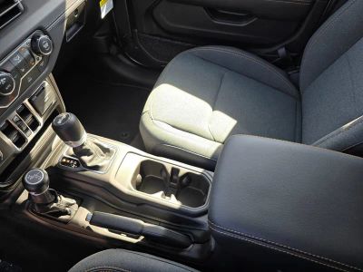 2025 Jeep Wrangler — photo 25 view