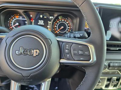 2025 Jeep Wrangler — photo 19 view