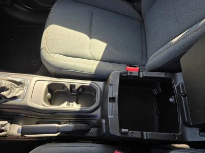 2025 Jeep Wrangler — photo 27 view