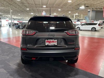 2020 Jeep Cherokee — interior view