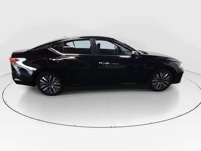 2025 Nissan Altima - Photo 8