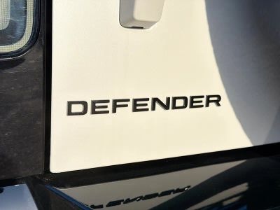 2026 Land Rover Defender 110 — photo 11 view