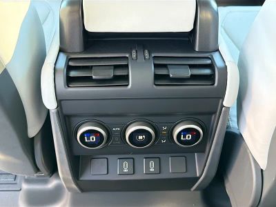 2026 Land Rover Defender 110 — photo 19 view