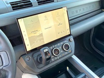 2026 Land Rover Defender 110 — photo 27 view