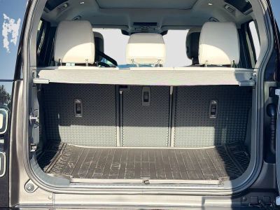 2026 Land Rover Defender 110 — photo 12 view