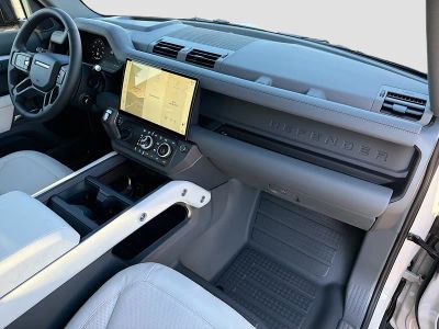 2026 Land Rover Defender 110 — photo 13 view