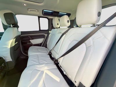 2026 Land Rover Defender 110 — photo 20 view
