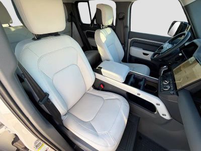 2026 Land Rover Defender 110 — photo 14 view