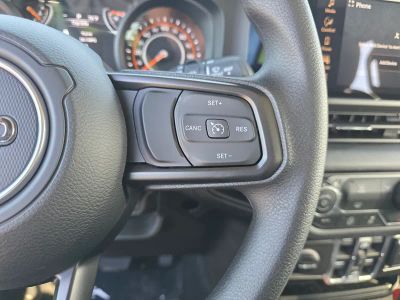 2026 Jeep Wrangler — photo 18 view