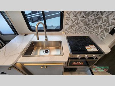 2025 Coachmen RV Freelander - Photo 41