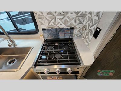 2025 Coachmen RV Freelander - Photo 43