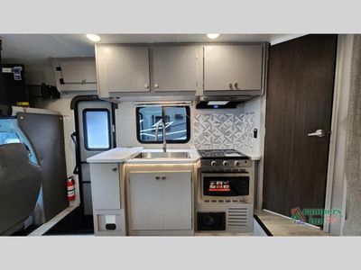 2025 Coachmen RV Freelander - Photo 36