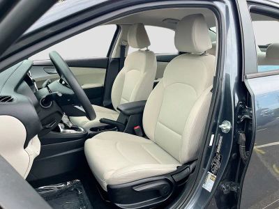 2023 Kia Forte — photo 19 view