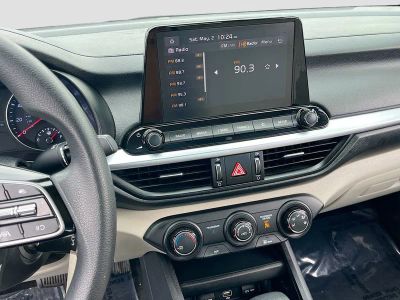 2023 Kia Forte — photo 14 view