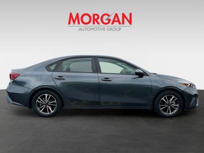 2023 Kia Forte — photo 8 view