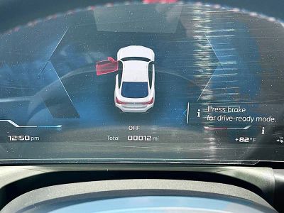 2026 BMW i4 — photo 9 view