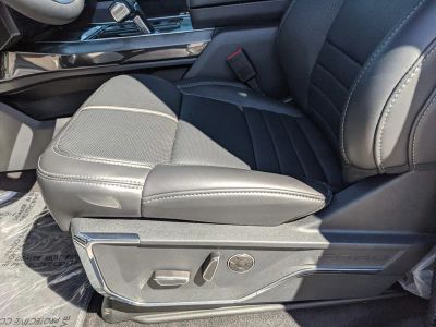 2025 Ford F-150 Lightning — photo 21 view