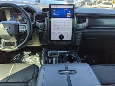 2025 Ford F-150 Lightning — photo 14 view