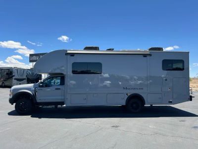 2027 Thor Motor Coach MAGNITUDE GRAND — photo 29 view