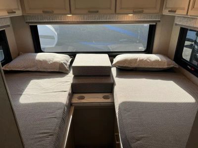 2027 Thor Motor Coach MAGNITUDE GRAND — photo 21 view