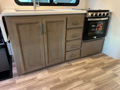 2027 Thor Motor Coach MAGNITUDE GRAND — photo 16 view
