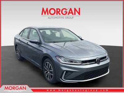 2026 Volkswagen Jetta SE in Platinum — front three-quarter view