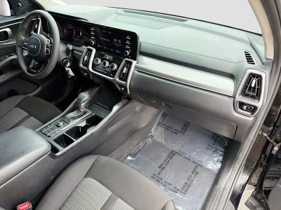2023 Kia Sorento — photo 13 view