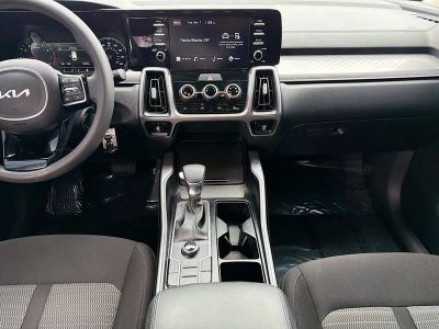 2023 Kia Sorento — photo 18 view
