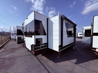 2026 Brinkley MODEL I - Photo 5