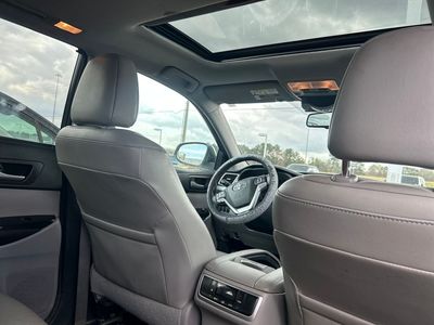 2016 Toyota Highlander - Photo 6