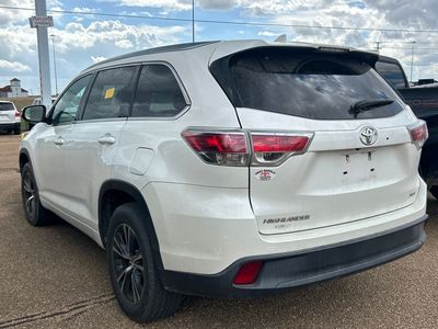 2016 Toyota Highlander - Photo 2