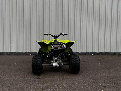 2026 Yamaha YFZ450R SE — rear three-quarter view