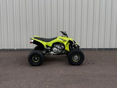 2026 Yamaha YFZ450R SE — interior view