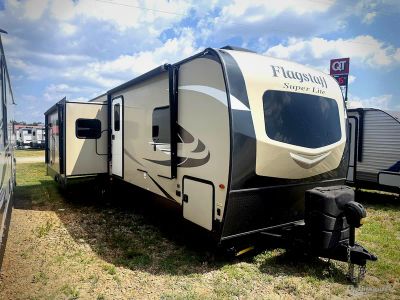 2020 Forest River Flagstaff Super Lite — front three-quarter view