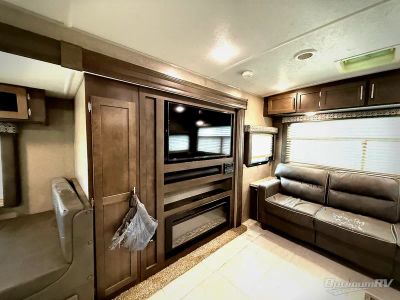 2020 Forest River Flagstaff Super Lite — photo 12 view