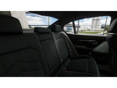 2027 BMW 5 Series — photo 12 view